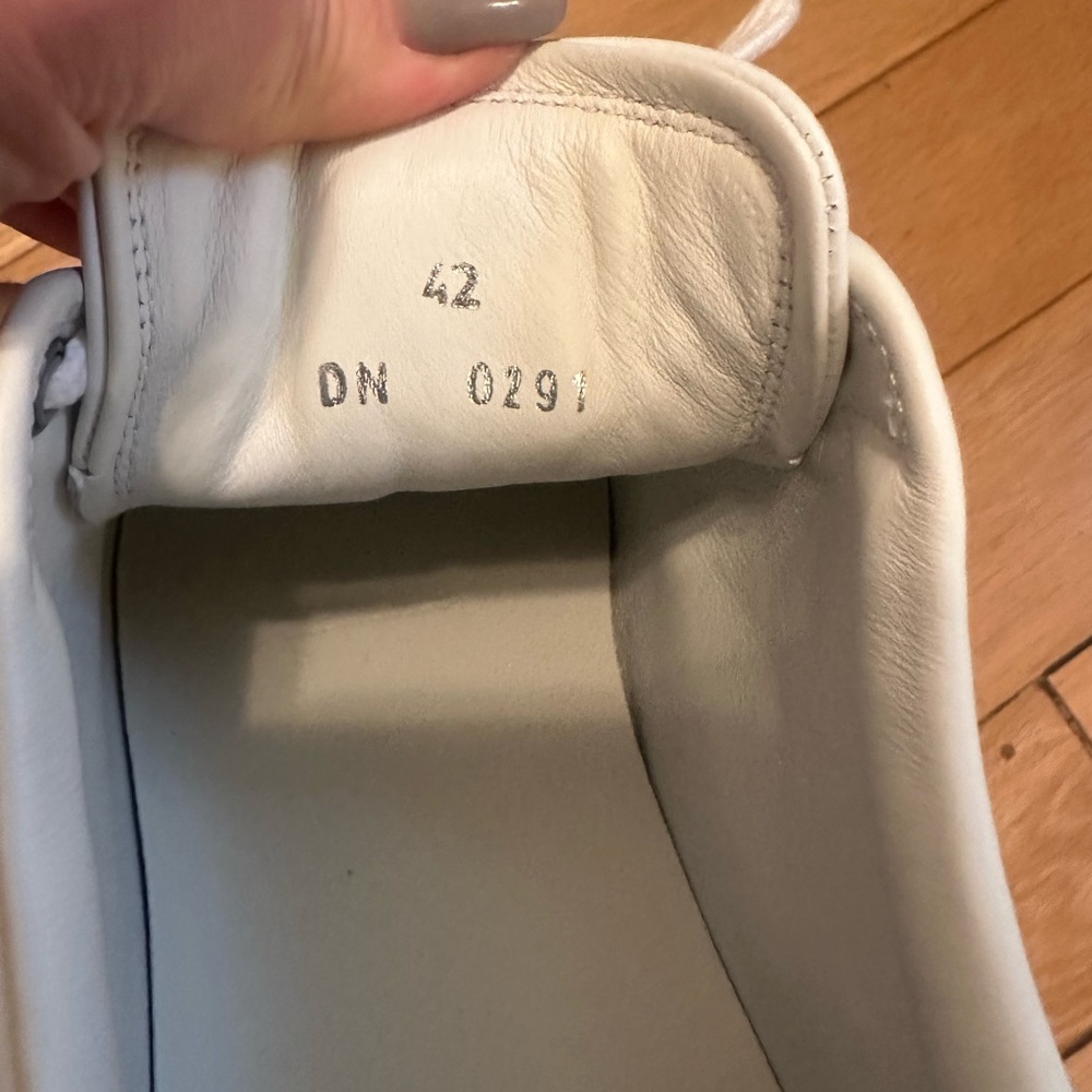 Brand new 💯 authentic
Givenchy City Court Low-Top Sneakers. Size 42 new - Picture 8 of 10